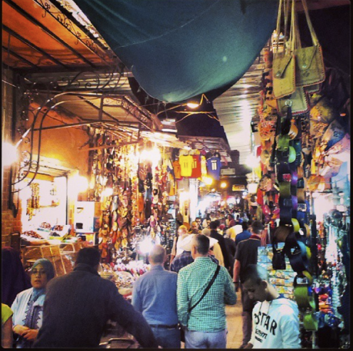 Spaziergang durch das nächtliche treiben der Altstadt von Marrakech
